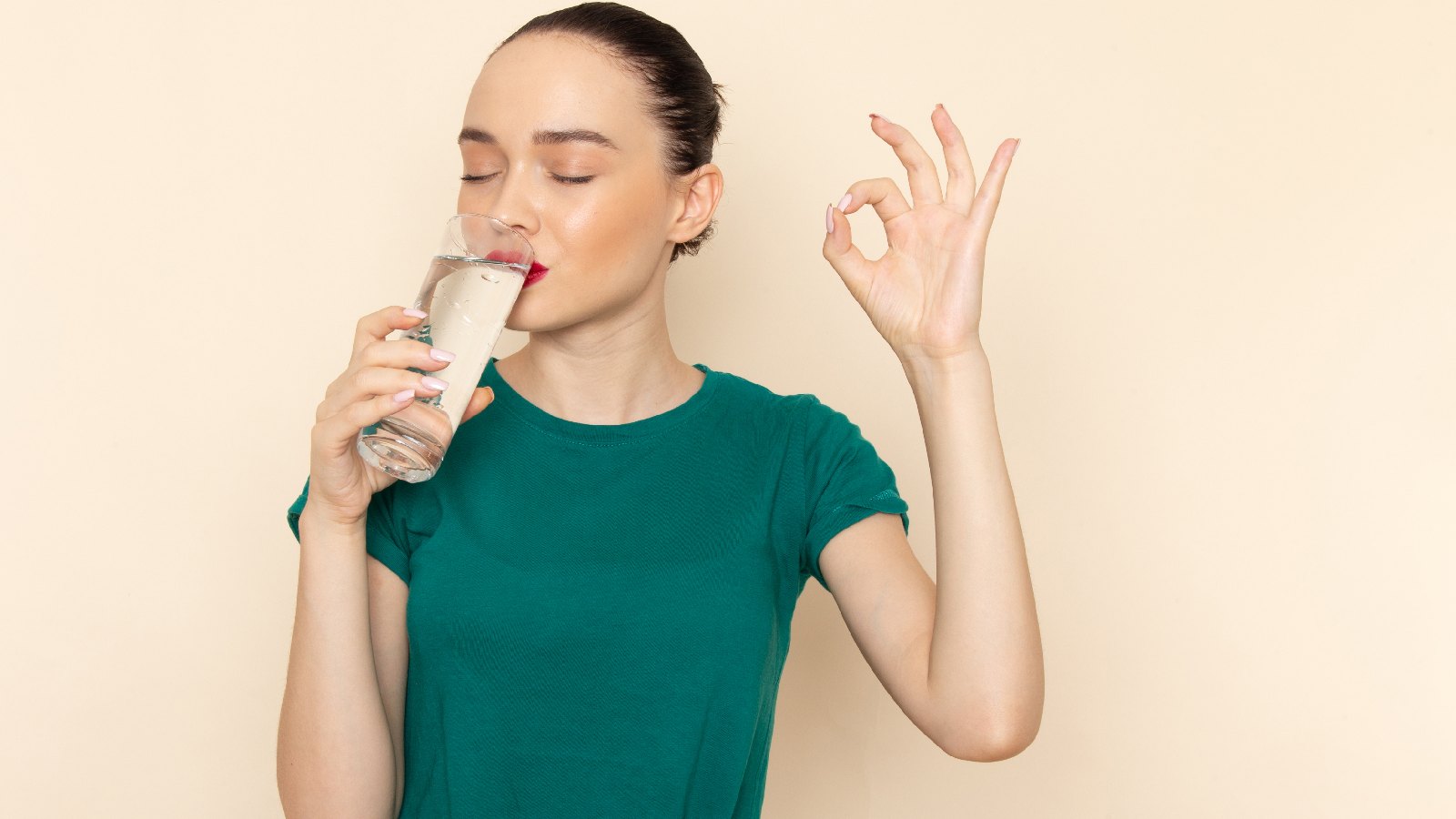Drinking enough water? 5 ways to know if you are hydrated