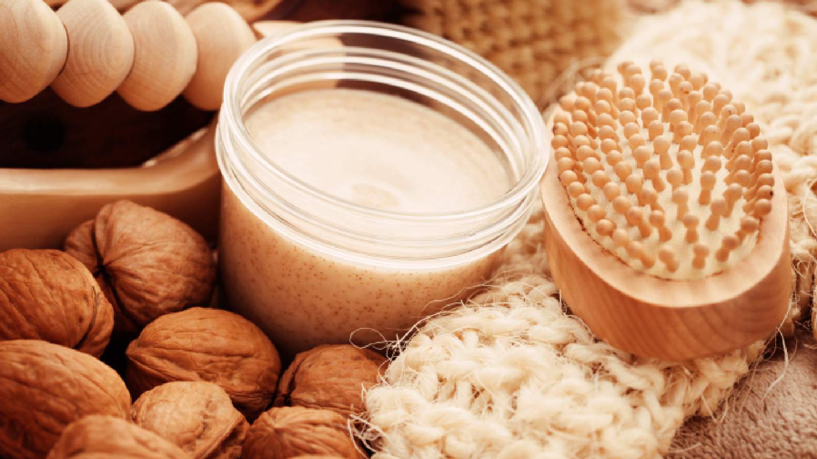 6 best walnut scrubs for skin to remove dead skin cells