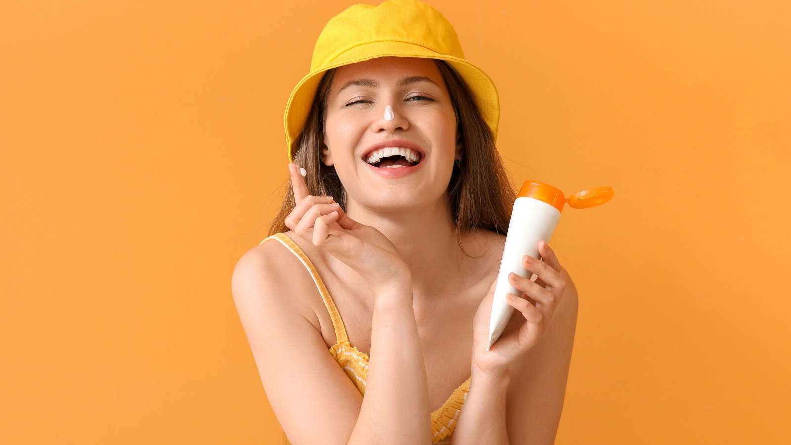 Best sunscreen for acne-prone skin: 5 picks for you!